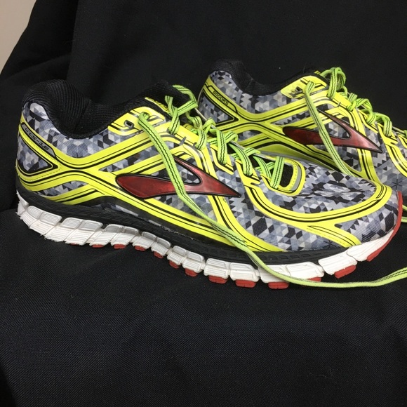 Brooks Other - Men’s Brooks 16th Edition GTS sneakers. Si…